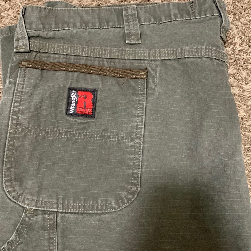Wrangler Riggs Workwear men cargo pants size 44 x 30 - Picture 2 of 8